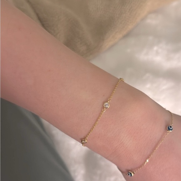 AURATE | Mini Diamond Bezel Bracelet - Picture 3 of 3